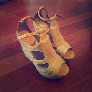 Big Buddha wedges. Gently worn